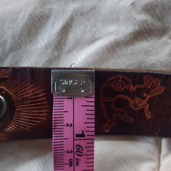 Super rad vintage hand leather stamped kokopelli belt. Very beautiful and rare! - Picture 8 of 8